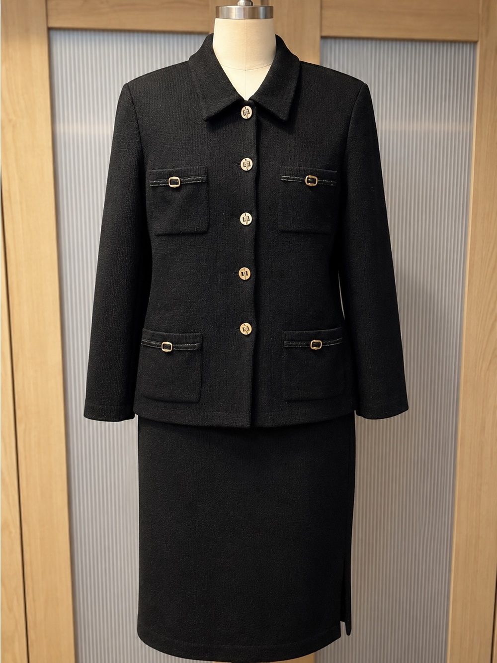 St. John Santana Knit Classic 2 pc Skirt Jacket Suit Size 8